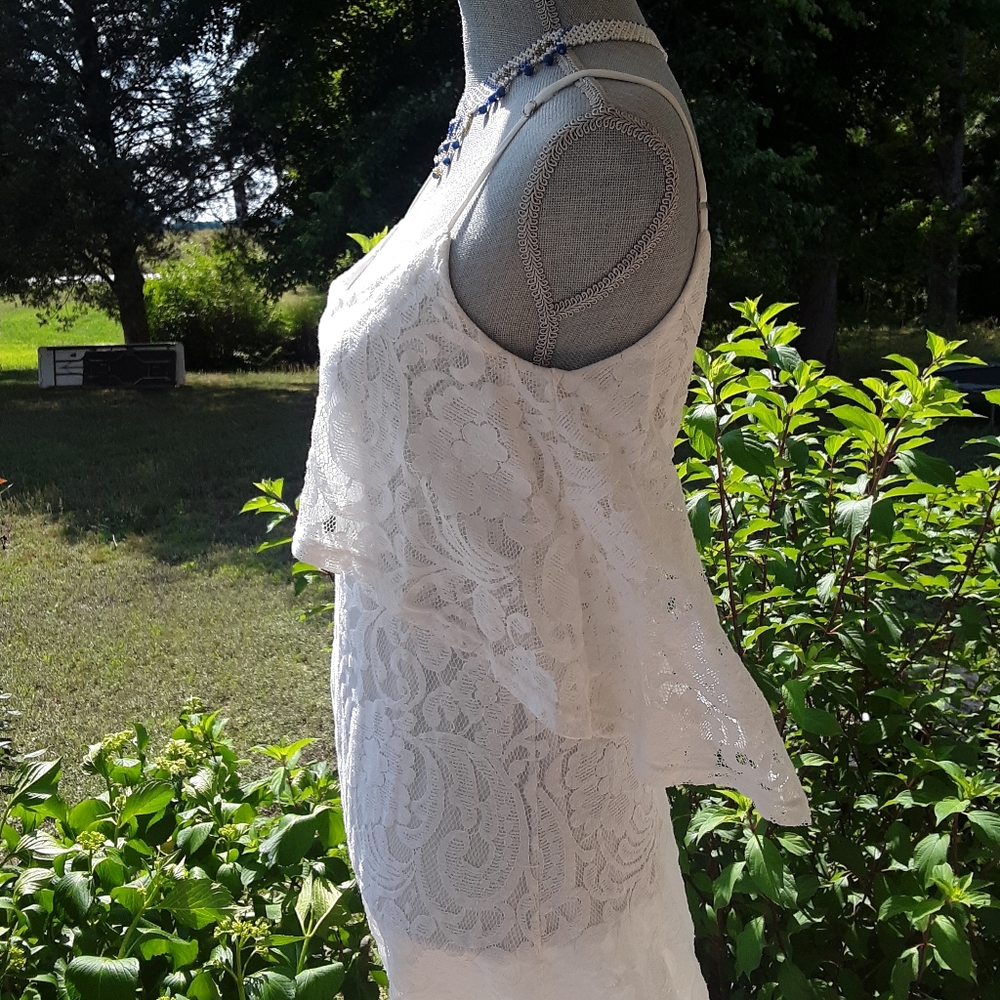 Lace Low Back Maxi Dress - Picture 1 of 11